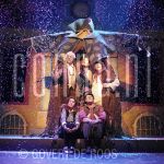 07-09-2004 Schudden tot het Sneeuwt, Ottolien Boeschoten, Jorik Buijs, Jasmijn Utermark, Bram van der Vlugt and Frans de Wit at theater de Bussel in Oosterhout, 
by order of New Horizon Entertainment.

[keywords]Full Length, Scene, On Stage, Actrice, Actor, Snow[/keywords]